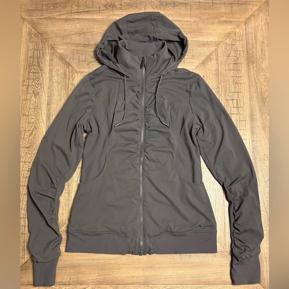 Lululemon Beyond the Studio Jacket
Striped Graphite Gray Size 10 - Picture 2 of 10